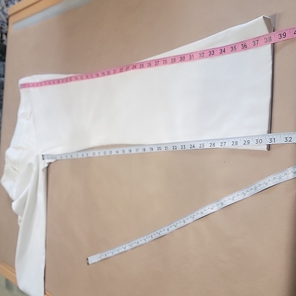 Alice + Olivia Size 0 White Boot Cut / Flared Leg Trousers, Exc. Used Cond. - Picture 7 of 13